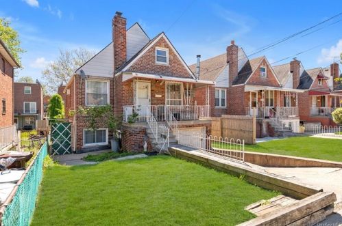 2552 Young Ave, Bronx, NY 10469-5620