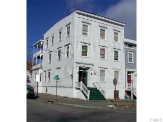 120 1st St, Newburgh, NY 12550-4909