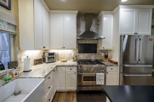 1955 Tuolumne Rd, Turlock CA  95382-8912 exterior