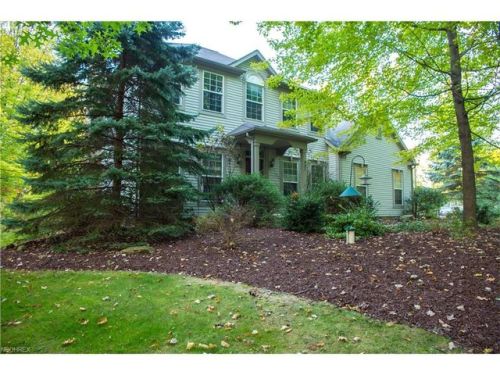 487 Bolender Rd, Mogadore, OH 44260-9556