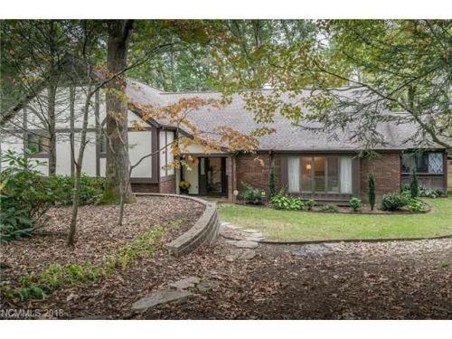 3001 Chestnut Tree Rd, Hendersonville, NC 28792-1223