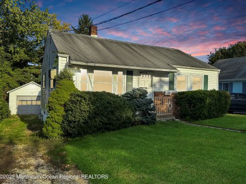63 Walnut Ave, Tinton Falls, NJ 07701-6145