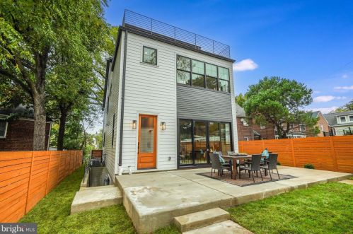 4915 Western Ave, Washington DC  20016-4319 exterior