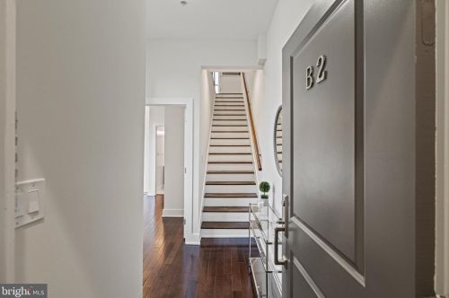 907 N St, Washington, DC 20001-4221