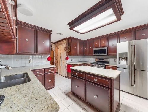 416 Spencer Lndg Ln, Morgans Point TX  77571-9147 exterior