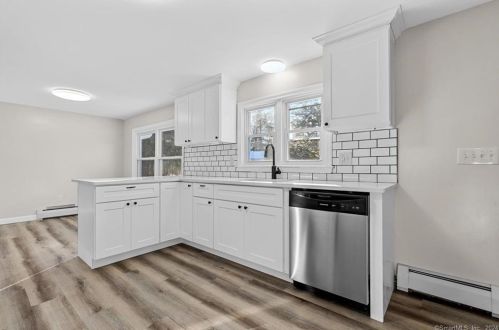 21 Fox Den Rd, Bristol, CT 06010-2665