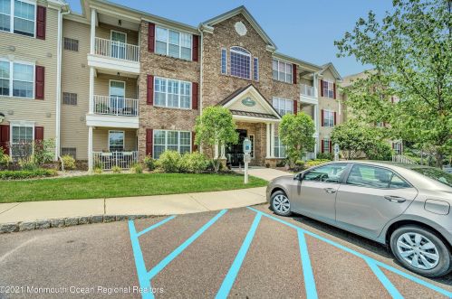 729 Amy Ct, Lakewood, NJ 08701-6199