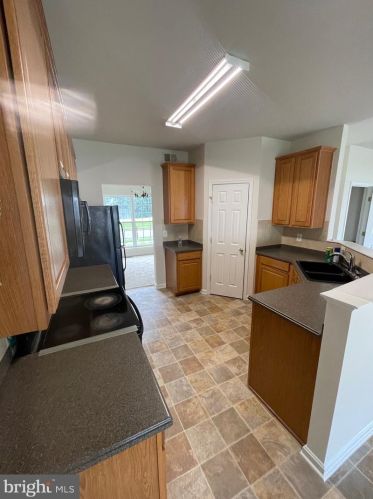 1037 Bakersfield Ln, Fredericksburg VA  22401-2783 exterior