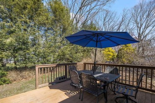 32 Rolling Acres Dr, Cumberland RI  02864-2614 exterior