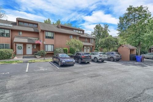 451 Panorama Dr, Mohegan Lake NY  10547-1204 exterior