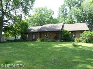 1403 Saint Albans Dr, Youngstown, OH 44511-3305