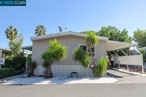 20 Surf Dr, West Pittsburg, CA 94565-5402