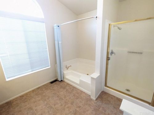 5438 Don Luis Dr, Carlsbad CA  92010-3927 exterior