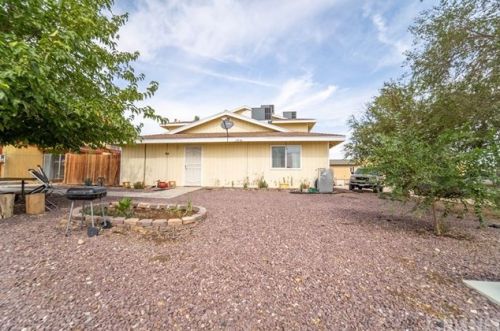 15764 Tern Rd, Victorville, CA 92394-1977