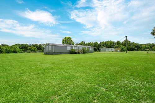 143 County Road 4924, Mont Belvieu, TX 77535
