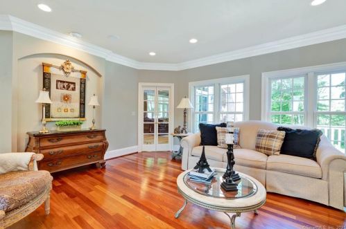 109 Peria Dr, Rocky Hill CT  06067-1741 exterior
