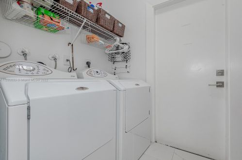 13040 52nd St, Hollywood FL  33027-5453 exterior