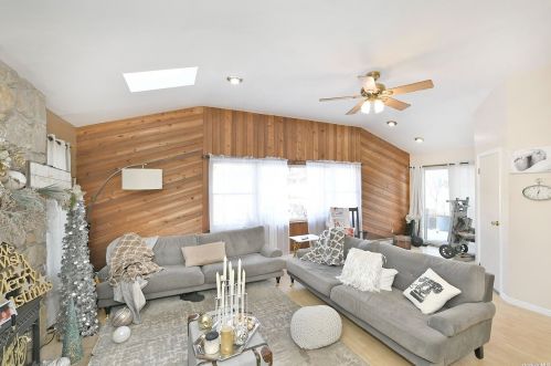 3 Linden Ave, Holtsville NY  11742-2323 exterior