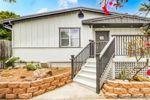 2070 Cable St, San Diego, CA 92107-2529