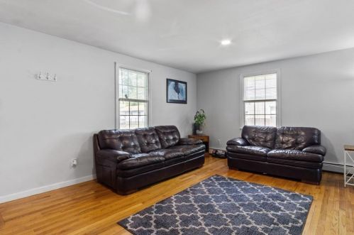 52 Canfield Ave, Warwick RI  02889-8802 exterior