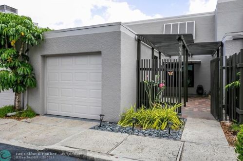 11331 15th Ct, Hollywood, FL 33026-2640