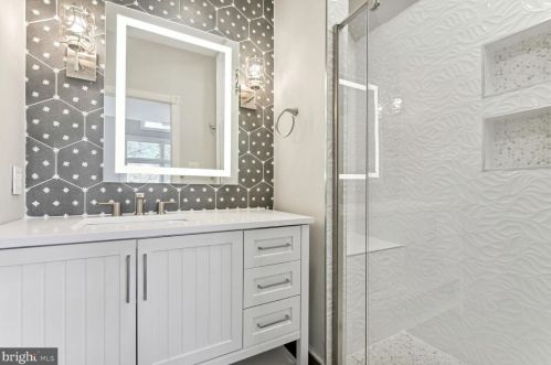 209 River Bend Rd, Great Falls VA  22066-4141 exterior