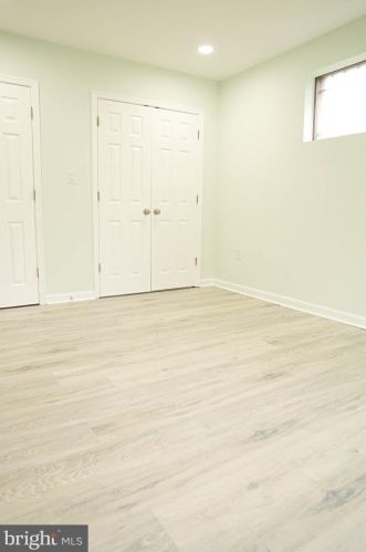 4124 Ames St, Washington, DC 20019-3363