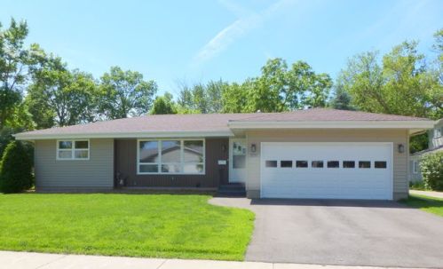 1212 6th Ave, Windom MN  56101-1341 exterior