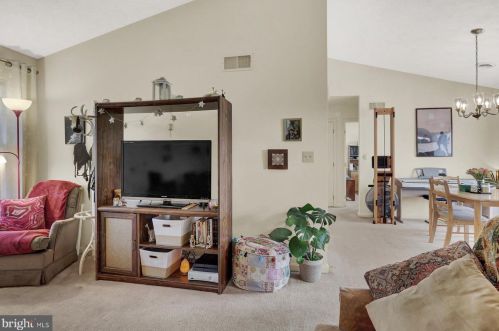 133 Easterly Dr, Navy Sup Dpt, PA 17050-7937