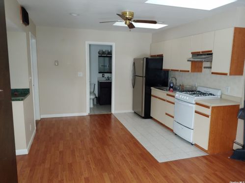 105 Haynes Ave, West Islip NY  11795-1048 exterior