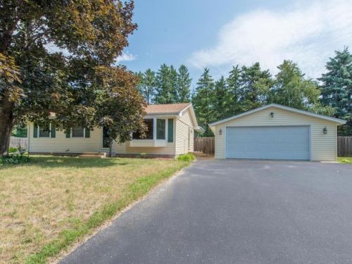 5108 Nine Mile Creek Pkwy, Minneapolis, MN 55437-1333