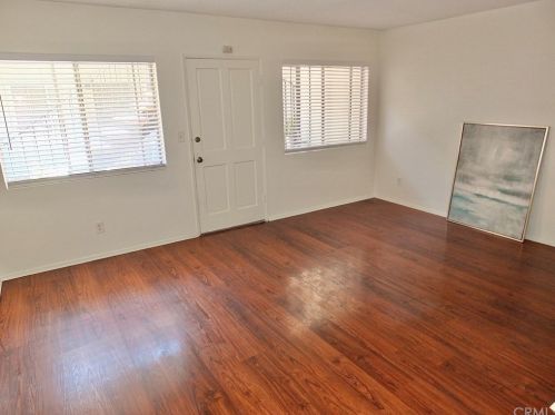 2425 5th St, Long Beach, CA 90814-1159