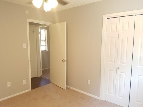 5665 Comer Dr, Fort Worth, TX 76134-2205