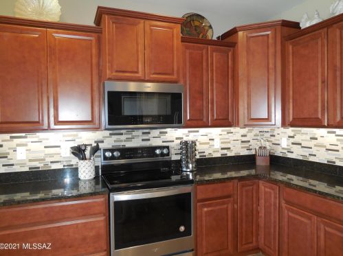 21443 Patriot Ln, Red Rock, AZ 85145-7052