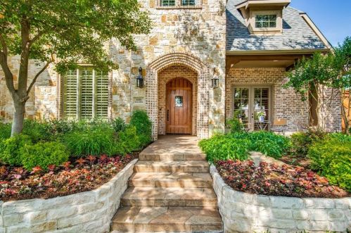 6616 Village Springs Dr, Plano, TX 75024-7524