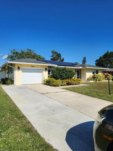 4325 20th Ave, Naples, FL 34116-6409