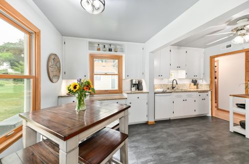 181 Glenview Ave, Milwaukee WI 53213-3323 exterior