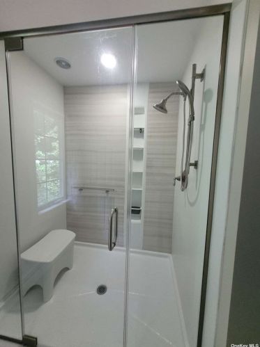 48 Birch Hill Rd, Mount Sinai NY  11766-1904 exterior