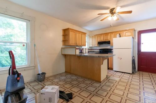 10 Federal Ct, Bristol, CT 06010-5001