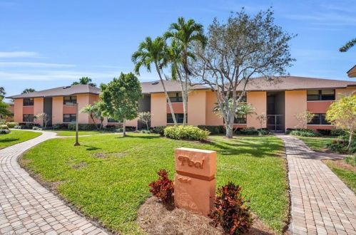 1520 Mainsail Dr, Naples FL  34114-7832 exterior