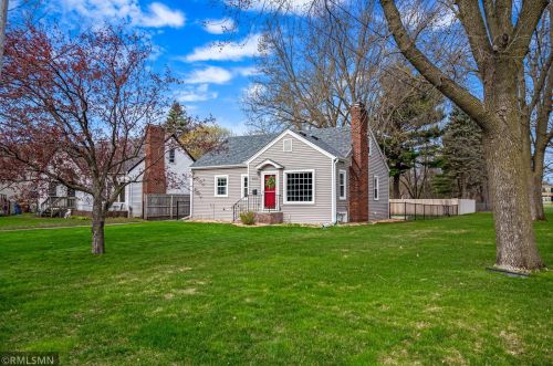 4853 Bald Eagle Ave, Saint Paul, MN 55110-2746