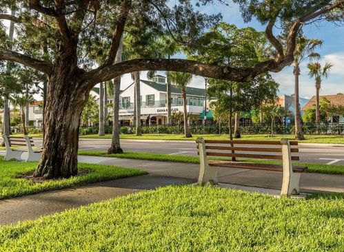 8313 Lightfoot Dr, Nokomis FL  34275-3211 exterior