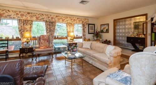 27 Lindbergh Rd, East Amwell Township NJ  08551-1509 exterior