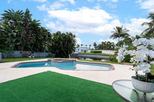 1510 Carandis Cir, West Palm Beach, FL 33406-5319