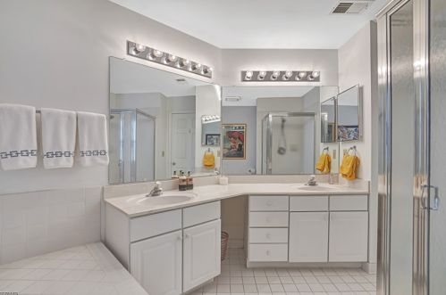 20 Four Oaks Rd, Bedminster NJ  07921-2048 exterior