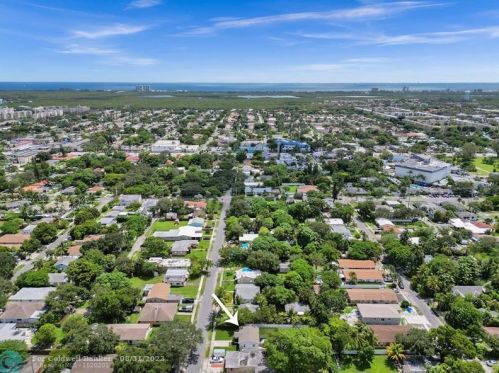 245 6th St, Dania Beach FL  33004-4147 exterior