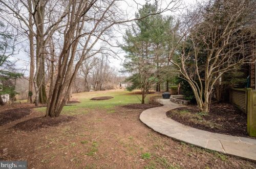 281 Golden Woods Ct, Great Falls VA  22066-4152 exterior