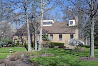2391 Georgia Dr, Cleveland, OH 44145-5807