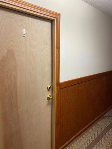 1 Hotchkiss St, Kensington CT  06037-2167 exterior