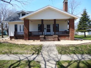 113 Division St, Sumner, IA 50674-1010